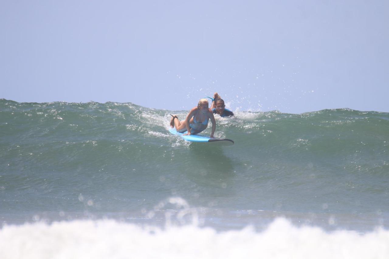 Cocobolo Surf Hotel & School Playa Santa Teresa  Екстериор снимка