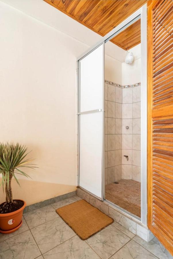 Cocobolo Surf Hotel & School Playa Santa Teresa  Екстериор снимка